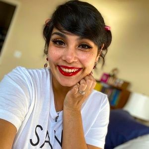 Meet your Posher, Gaby